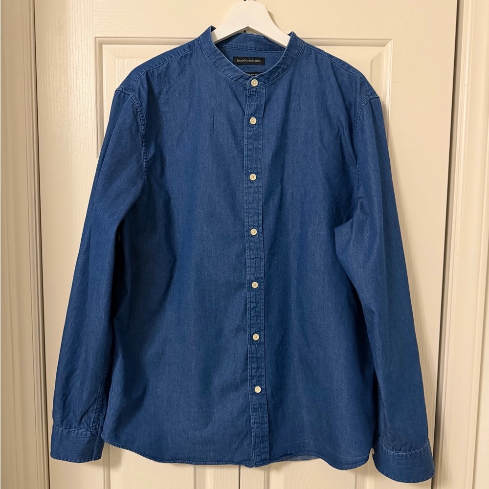 Banana Republic Women’s Untucked Relaxed Fit Denim Shirt – Blue